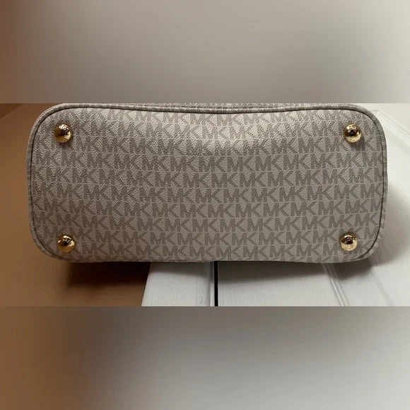 Michael Kors Jet Set Medium Leather Shoulder Bag - Picture 3 of 8